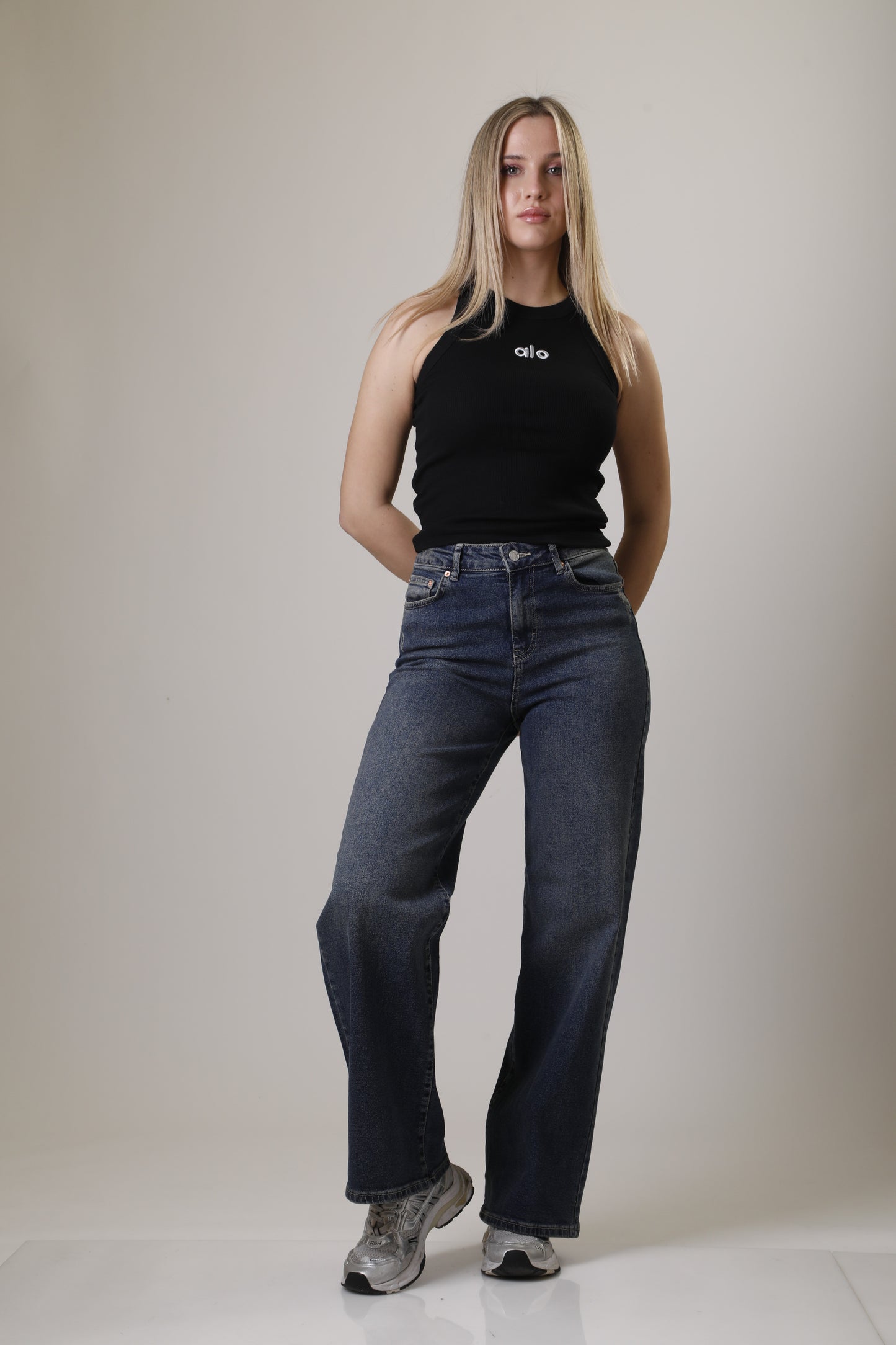 Straight-Fit high-Waist Full Length Jeans